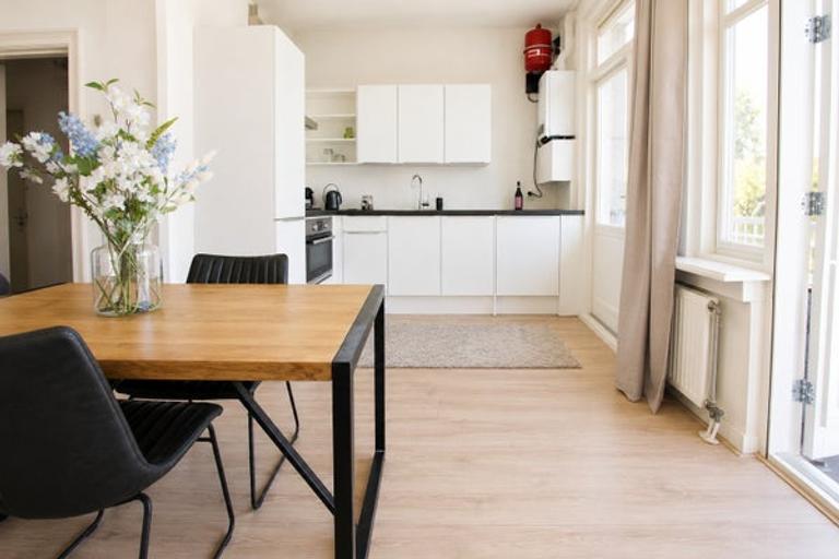 A++ Apartment with Balcony in Helmersbuurt - Image 5