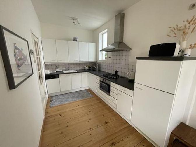 4-room townhouse in the heart of Delft - Image 3