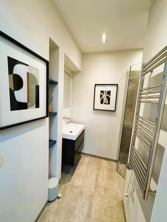 Living on the Amstel with Elevator and 3 Bedrooms - Image 15