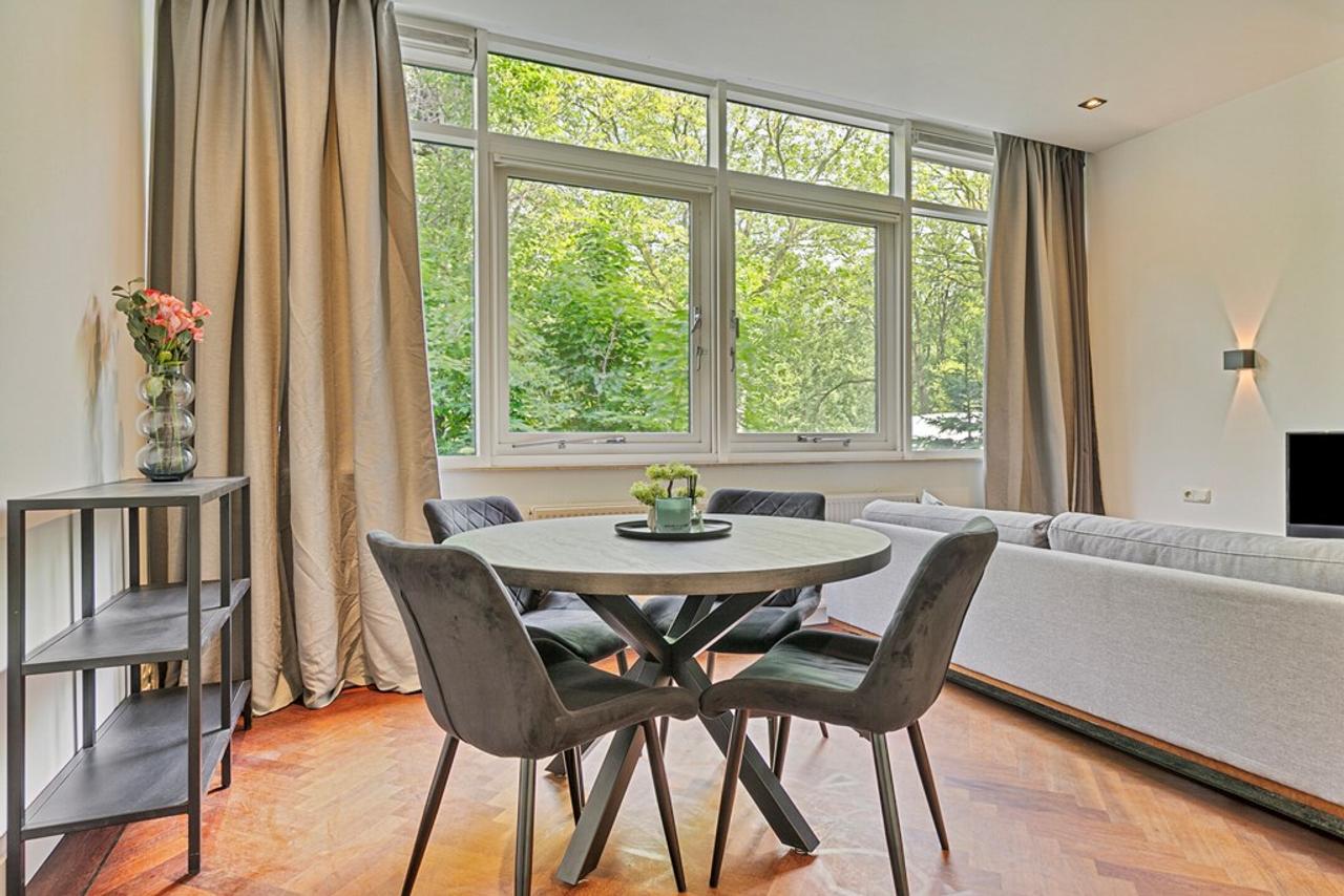 Appartement in Zaandam met 2 keukens en badkamers - Afbeelding 1