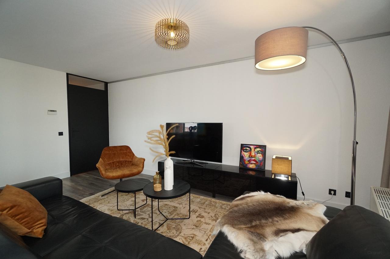 Gemeubileerd 3-kamerappartement met balkon - Afbeelding 3