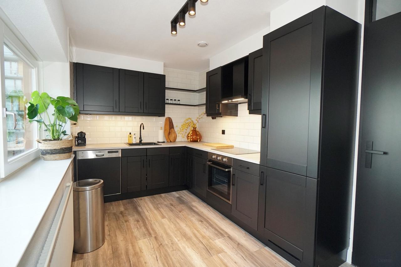 Gemeubileerd 3-kamerappartement met balkon - Afbeelding 5