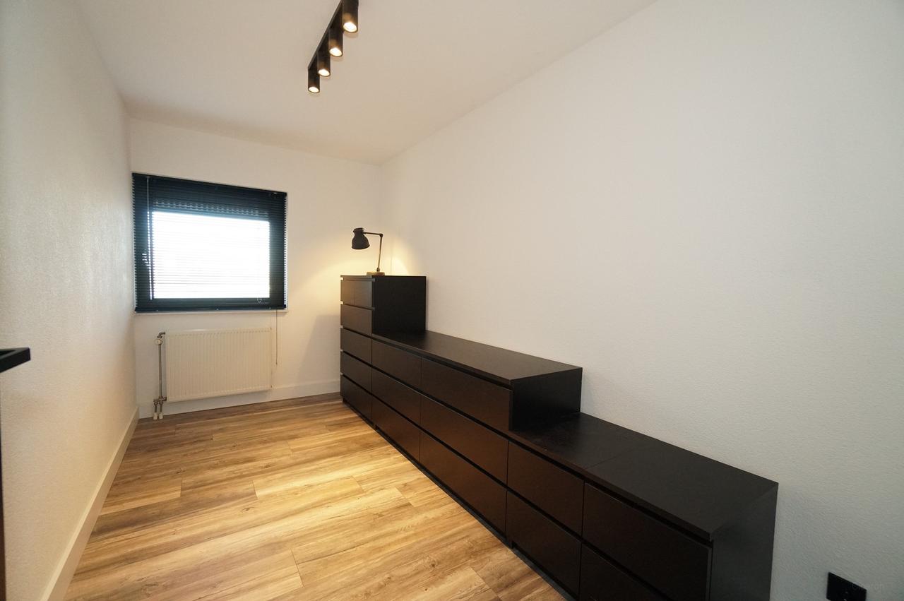 Gemeubileerd 3-kamerappartement met balkon - Afbeelding 12