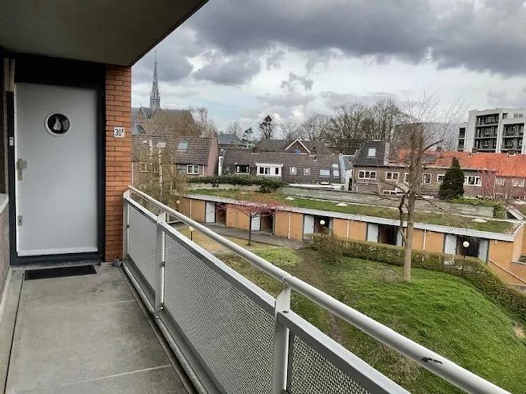 Licht 3-kamerappartement in hartje Hilversum - Afbeelding 4