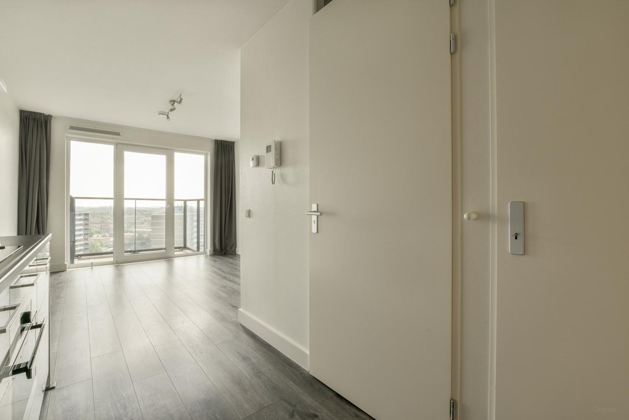 Smartly Designed Studio with Lift in Laakhaven-West - Image 4