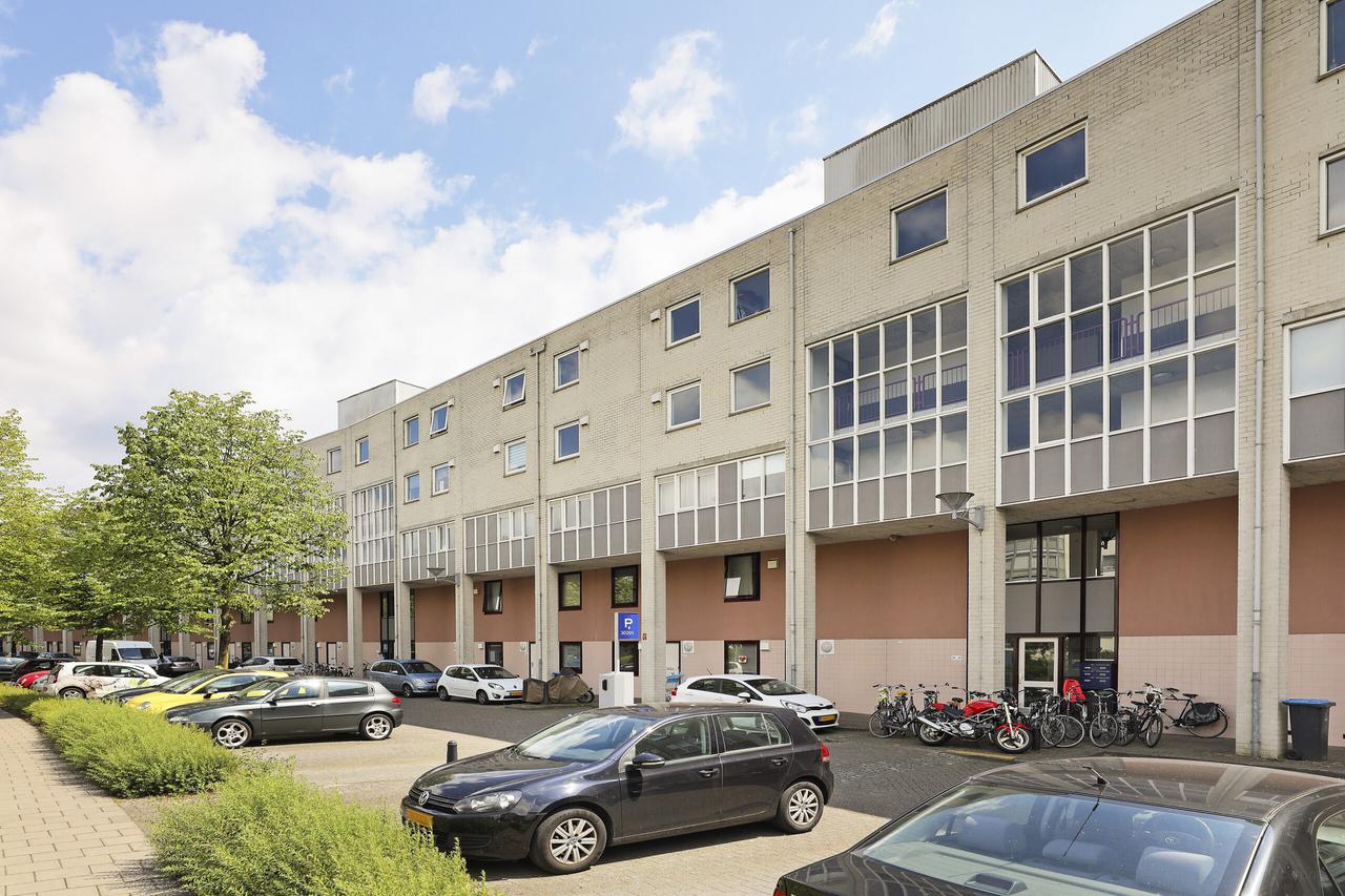 90 m² 4-room apartment with elevator - Image 6