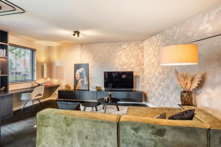Furnished 2-bedroom apartment with balcony - Image 3