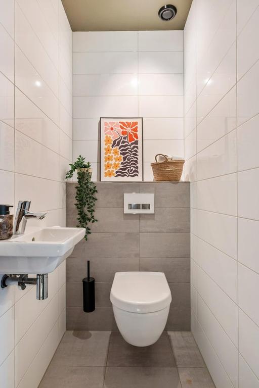 Furnished 2-bedroom apartment with balcony - Image 14