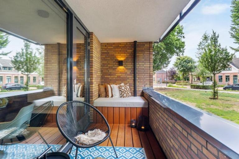 Furnished 2-bedroom apartment with balcony - Image 15