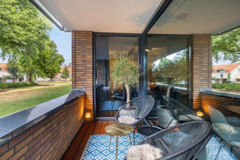 Furnished 2-bedroom apartment with balcony - Image 16