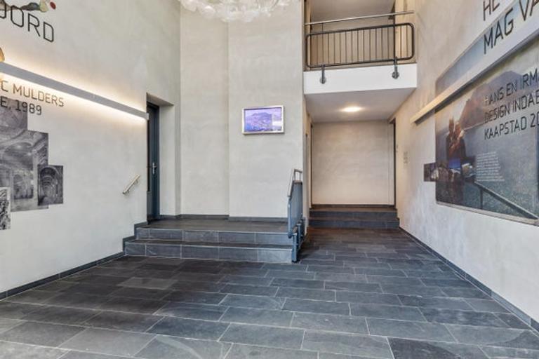 Furnished 2-bedroom apartment with balcony - Image 19