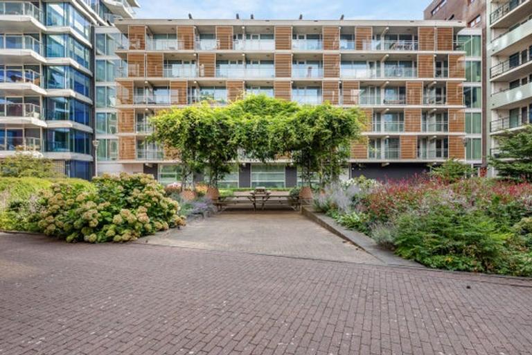 Furnished 2-bedroom apartment with balcony - Image 23
