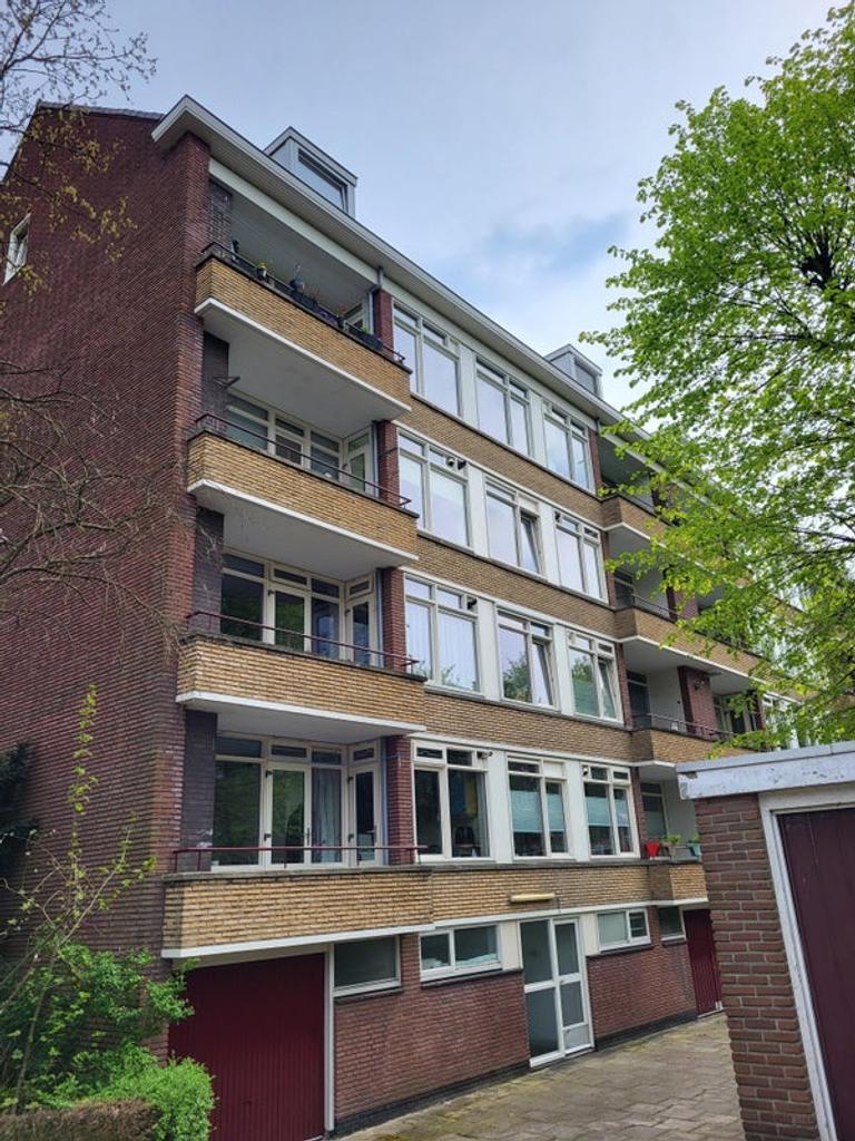 Bright 3-room apartment with 2 balconies - Image 3