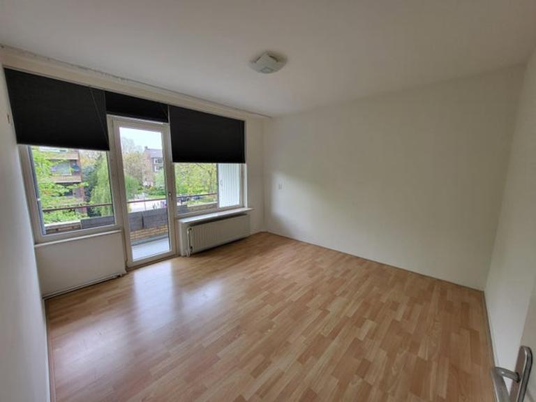 Bright 3-room apartment with 2 balconies - Image 7