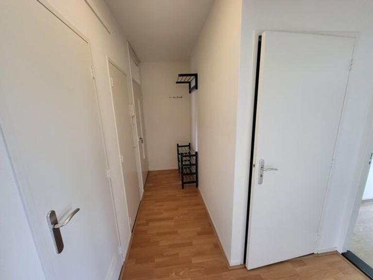 Bright 3-room apartment with 2 balconies - Image 14