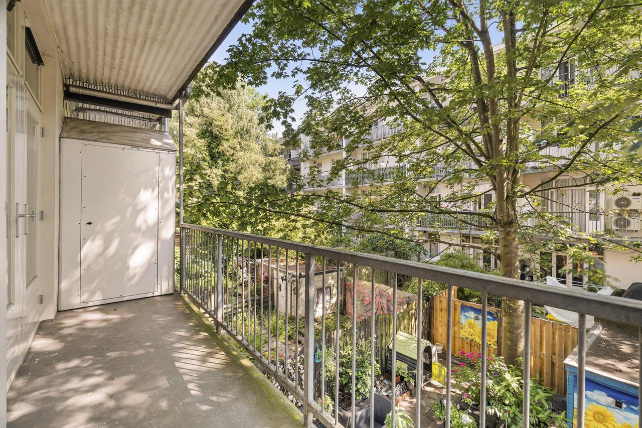 Bright 2-bedroom apartment with balcony - Image 18