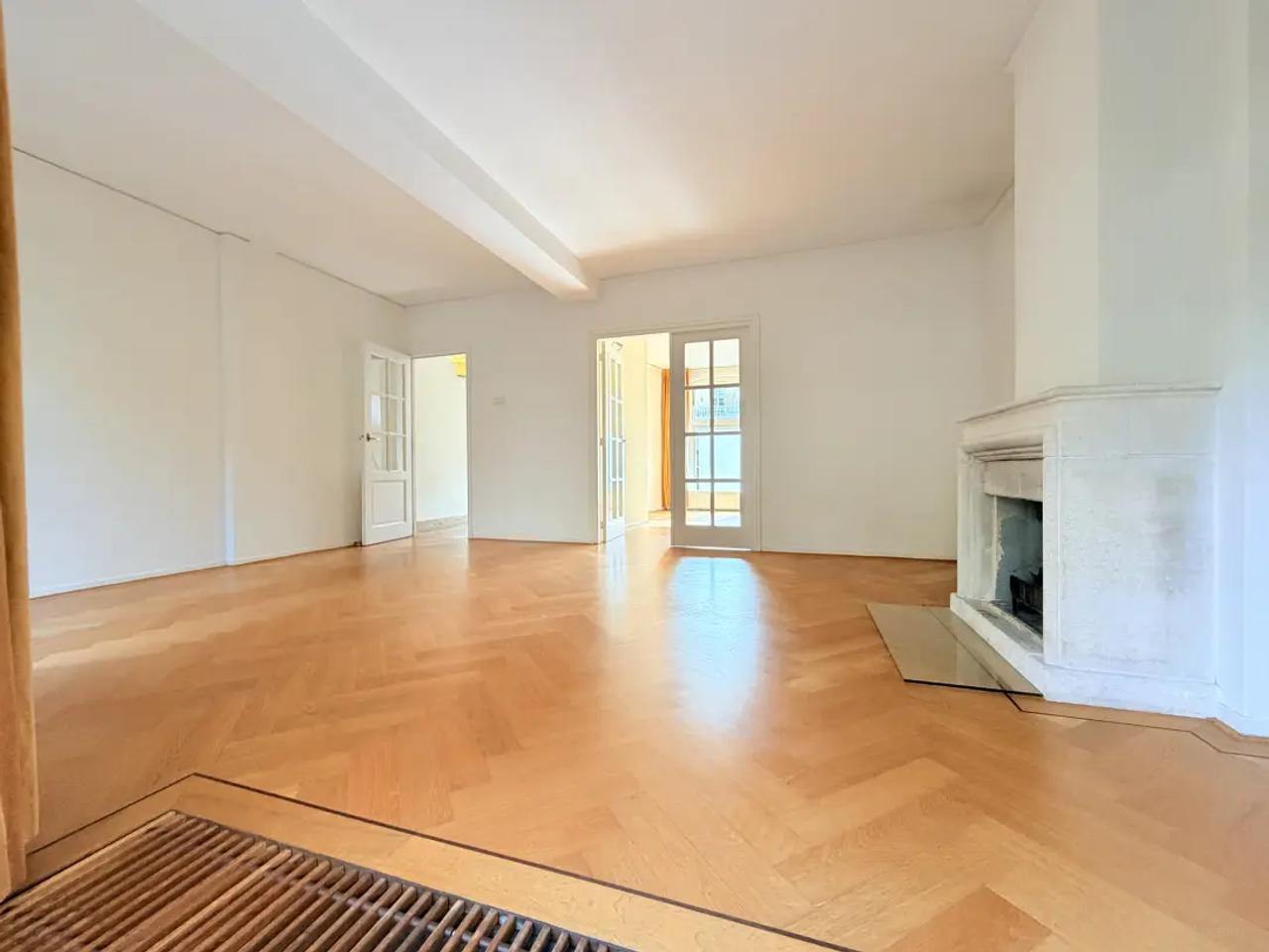 165 m² Townhouse with Garden and Balcony - Image 2