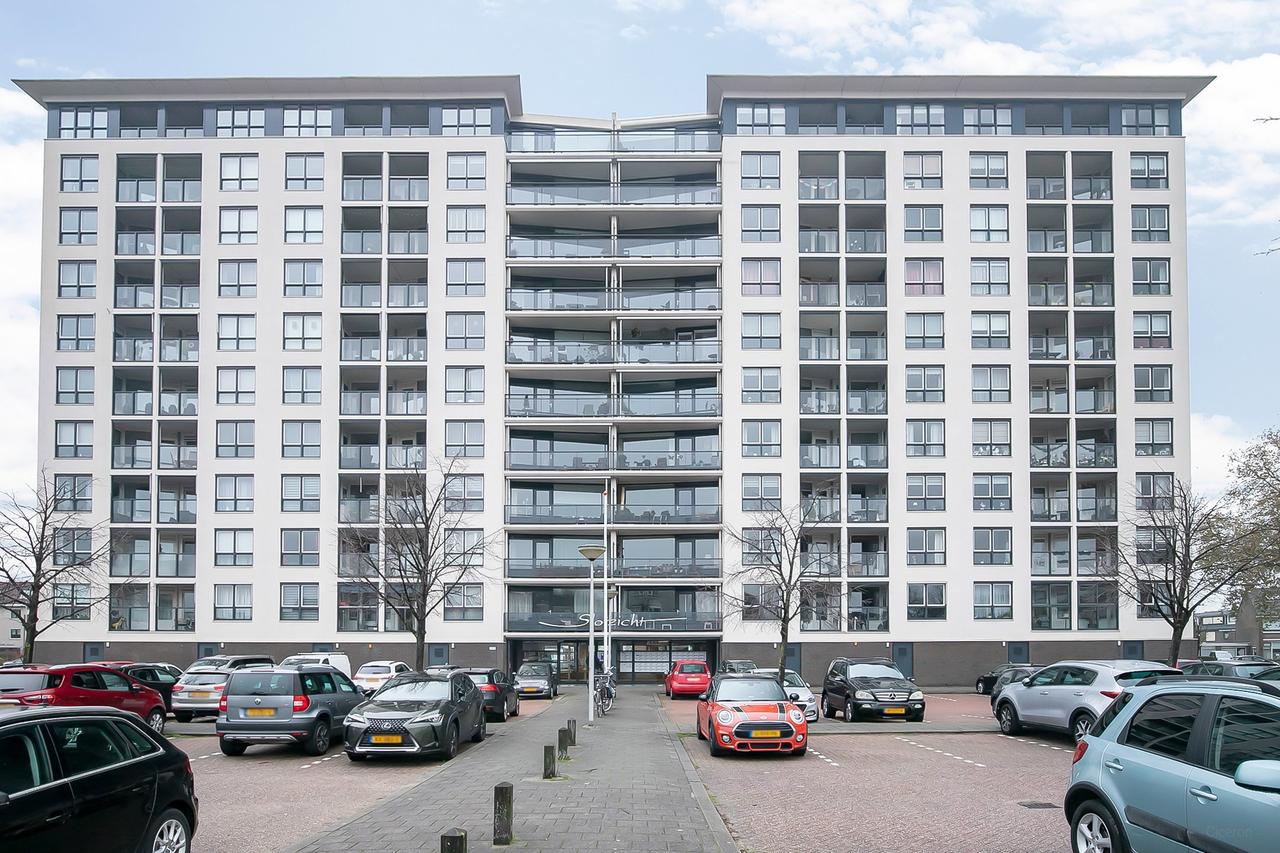 124 m² Apartment with 3 Bedrooms - Image 15