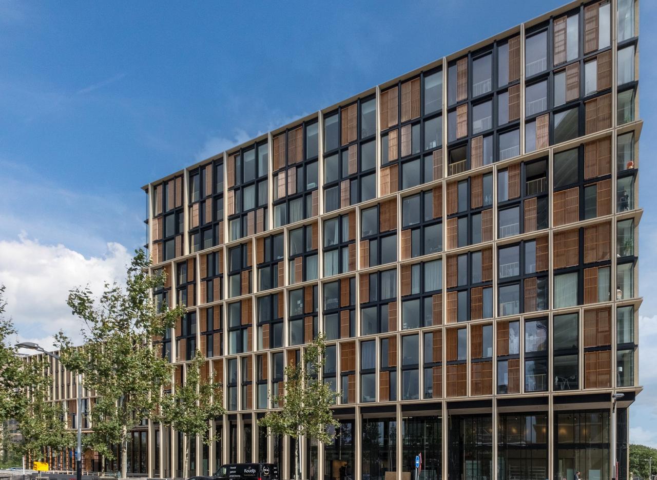 Appartement naast Amstel Station met dakterras - Afbeelding 1