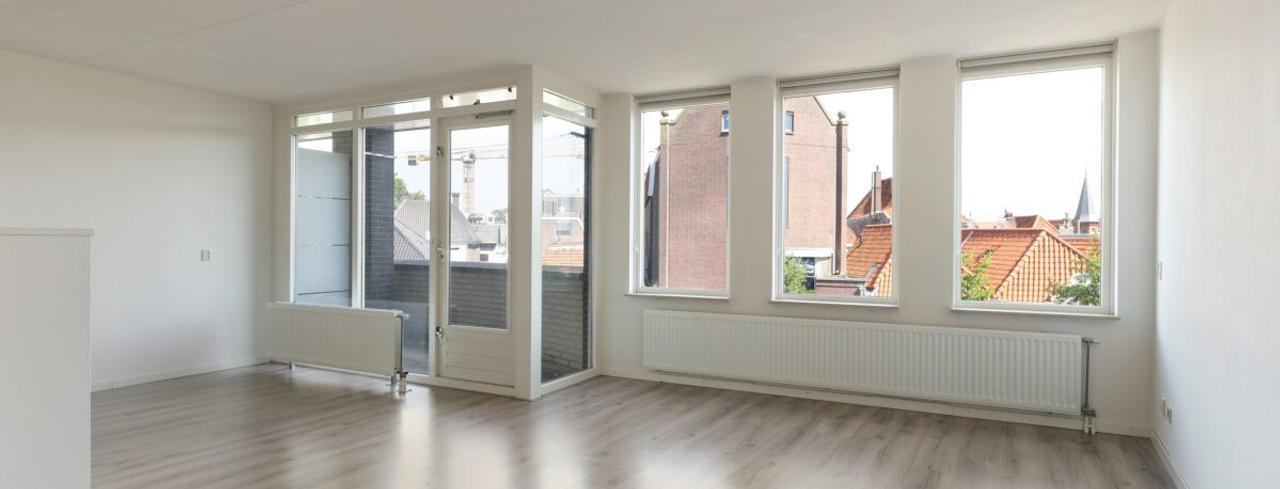 2-Bedroom Apartment with Balcony in Zwolle City Centre - Image 5