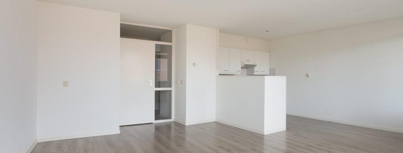 2-Bedroom Apartment with Balcony in Zwolle City Centre - Image 7