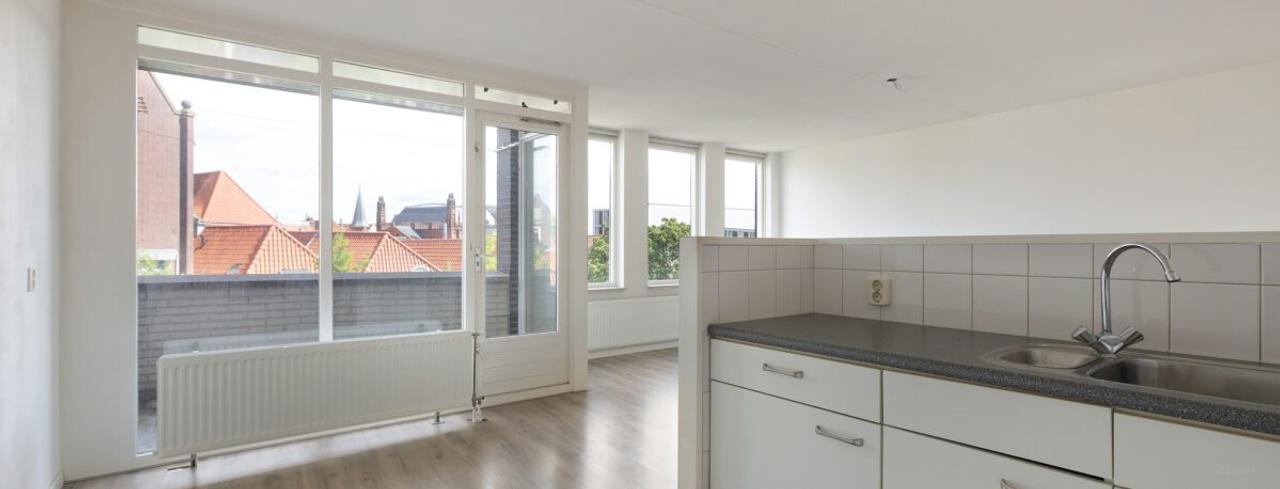 2-Bedroom Apartment with Balcony in Zwolle City Centre - Image 9