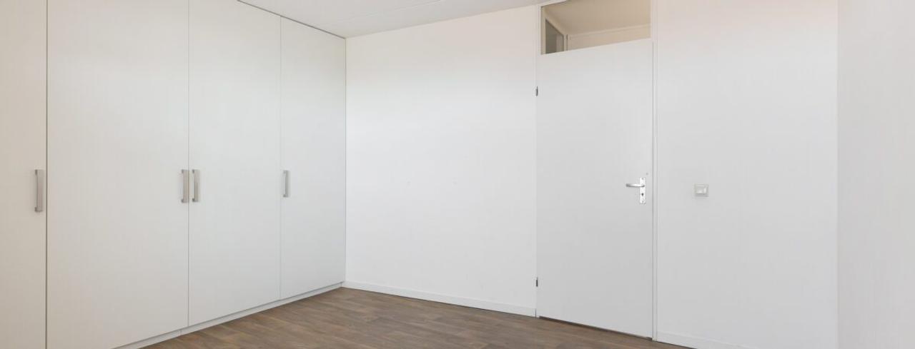 2-Bedroom Apartment with Balcony in Zwolle City Centre - Image 11
