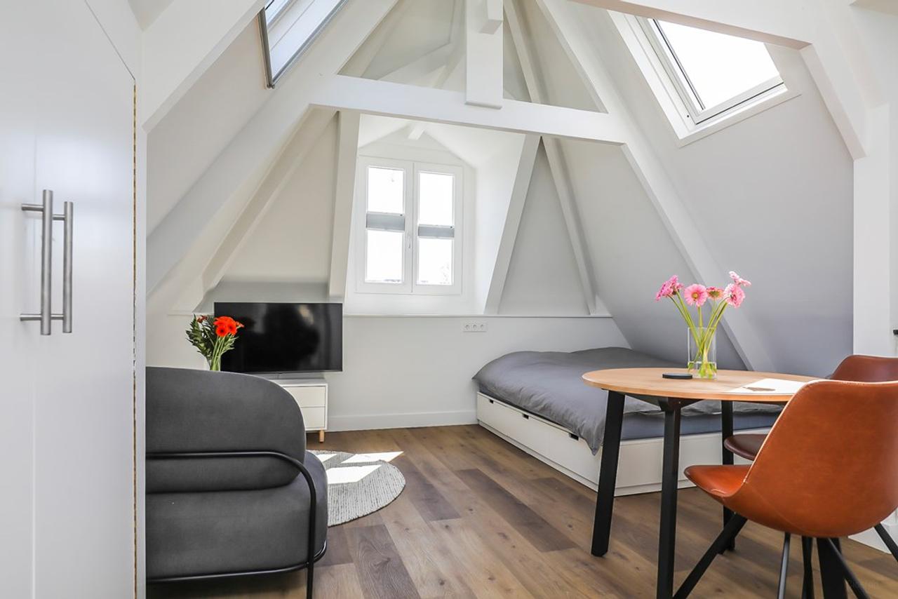 Studio with AC in Van Lennepbuurt - Image 1