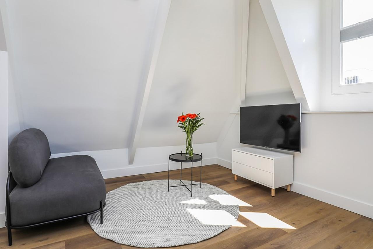 Studio with AC in Van Lennepbuurt - Image 3