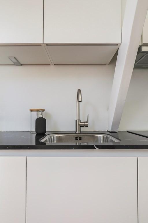 Studio with AC in Van Lennepbuurt - Image 9