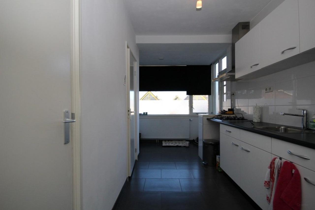 2-Bedroom Apartment with Garage in Delfzijl - Image 6