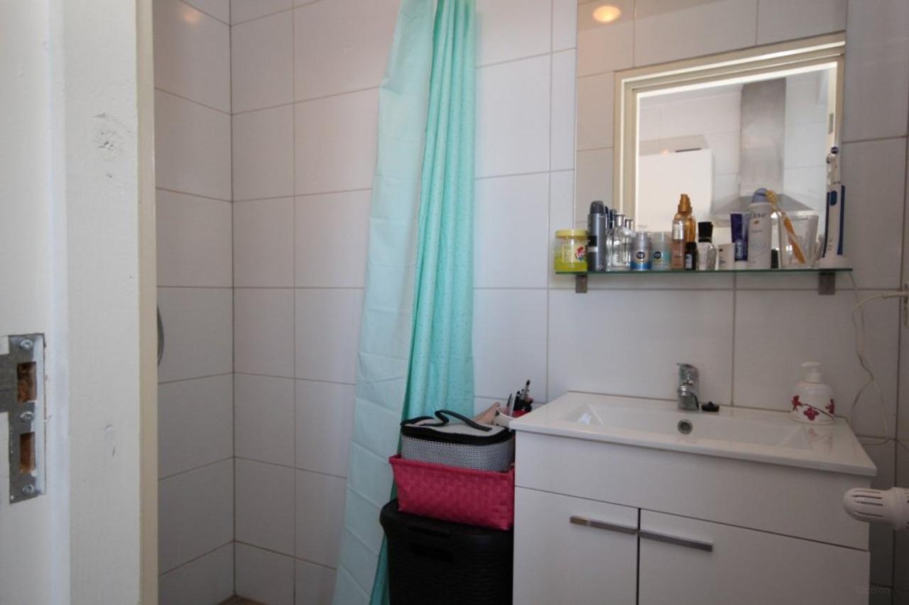 2-Bedroom Apartment with Garage in Delfzijl - Image 9