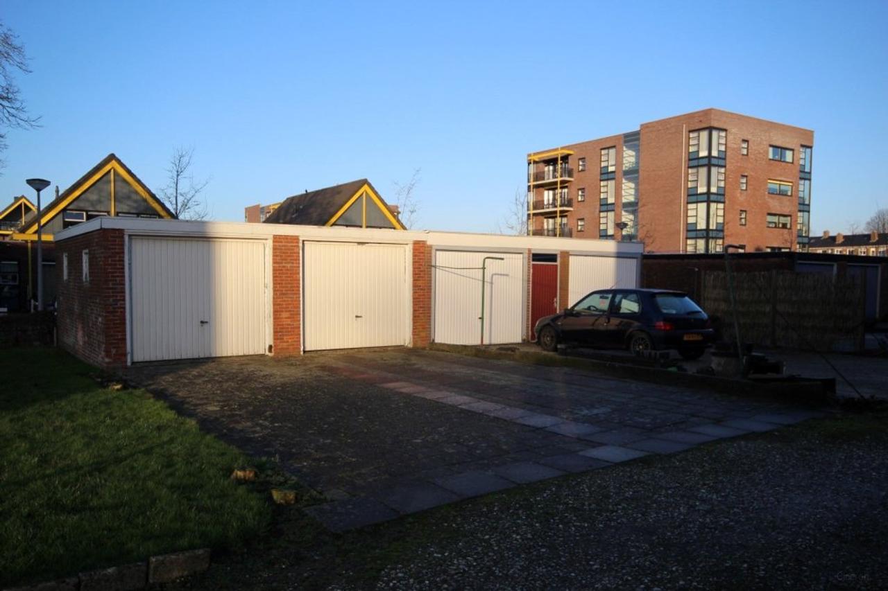 2-Bedroom Apartment with Garage in Delfzijl - Image 10