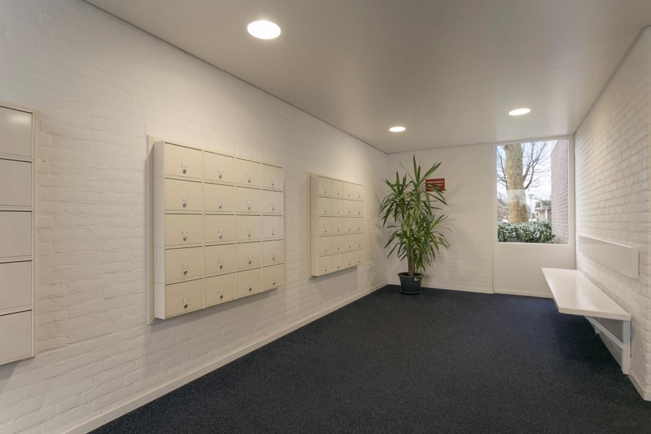 82 m² apartment above Kastelenplein shopping center - Image 3