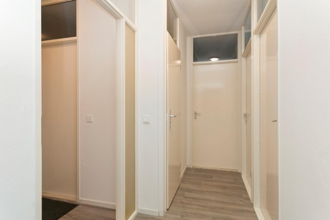 82 m² apartment above Kastelenplein shopping center - Image 5