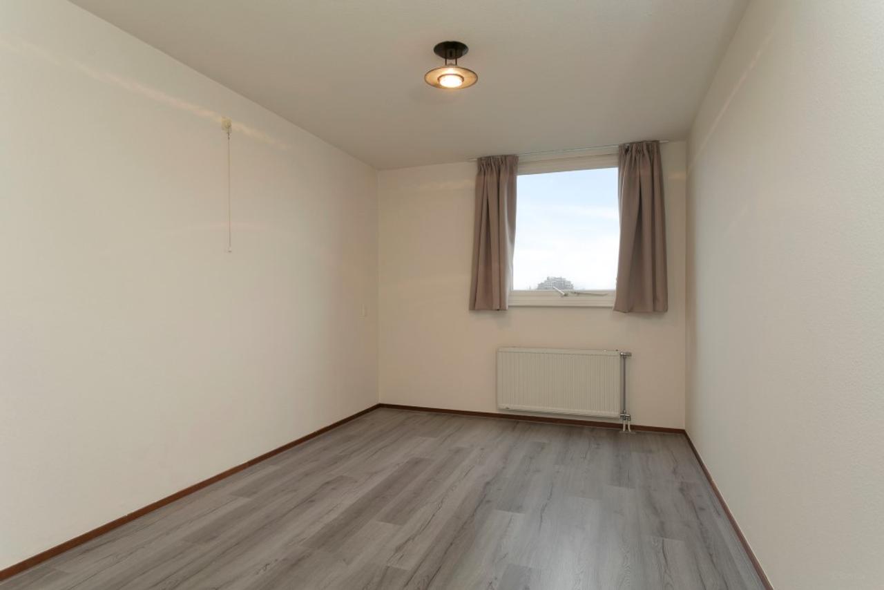 82 m² apartment above Kastelenplein shopping center - Image 12