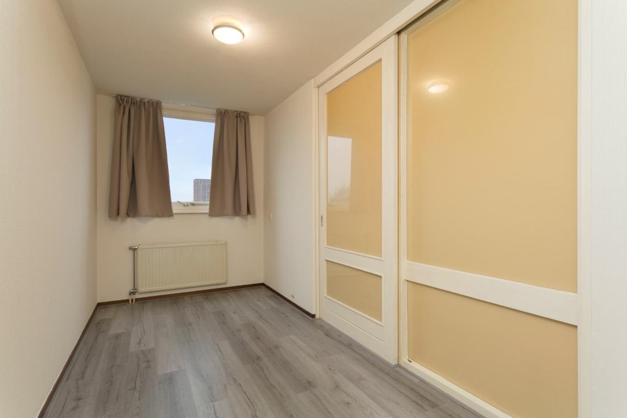 82 m² apartment above Kastelenplein shopping center - Image 13