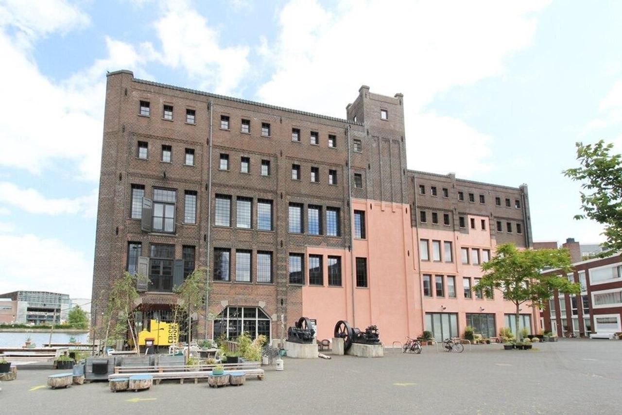 Loft met entresol en parkeerplek in Haarlem - Afbeelding 1