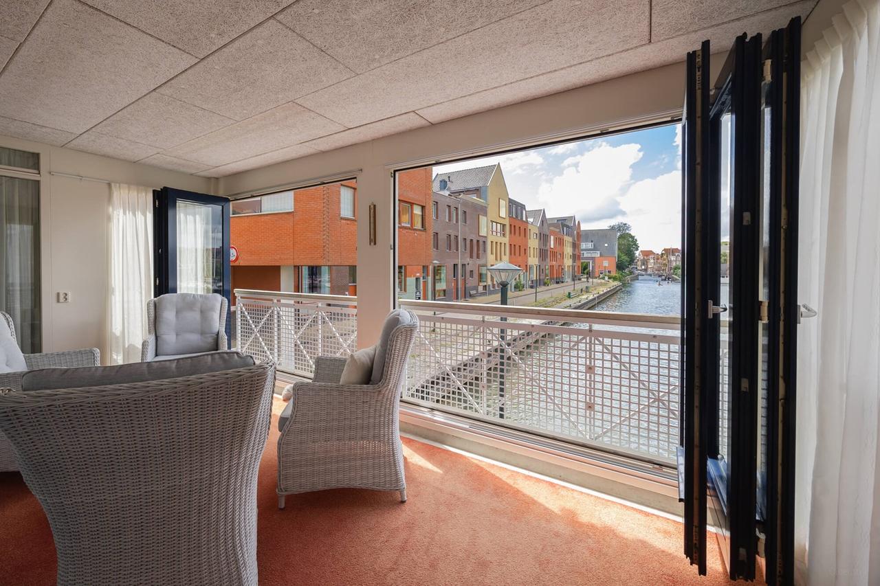 Furnished 4-room waterfront apartment - Image 10