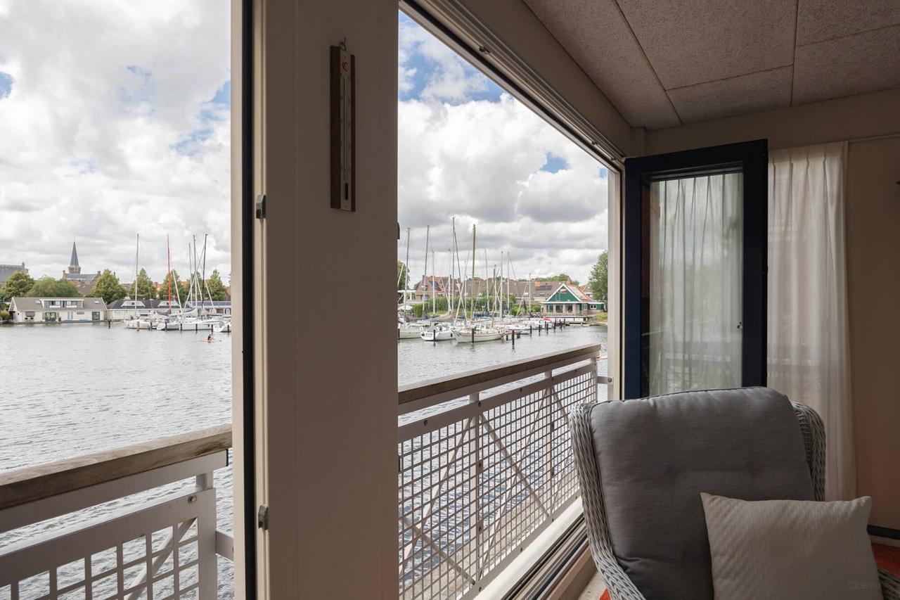 Furnished 4-room waterfront apartment - Image 12