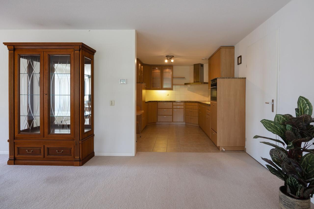 Furnished 4-room waterfront apartment - Image 13