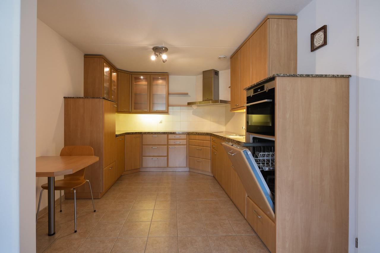 Furnished 4-room waterfront apartment - Image 15