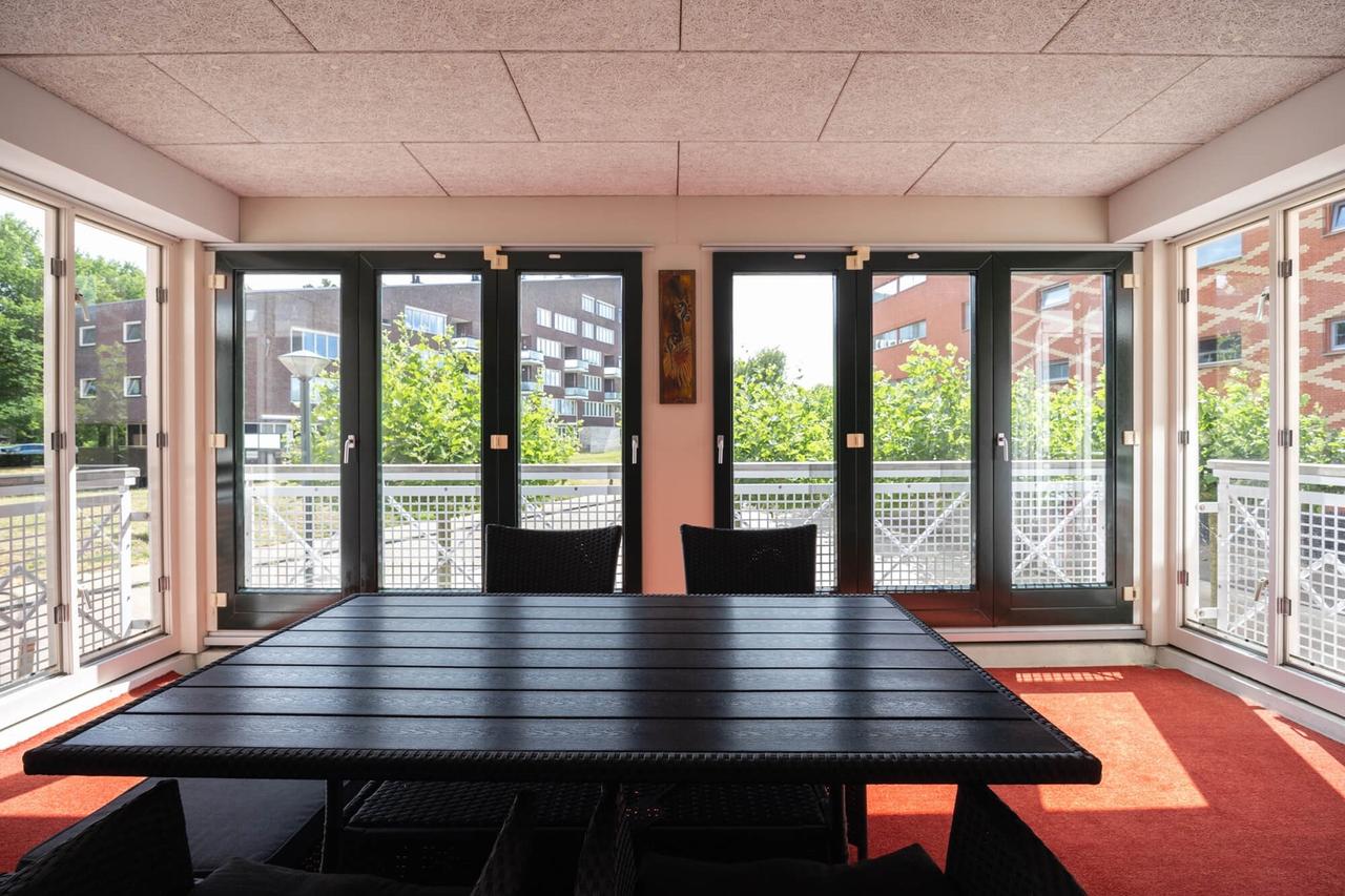 Furnished 4-room waterfront apartment - Image 17