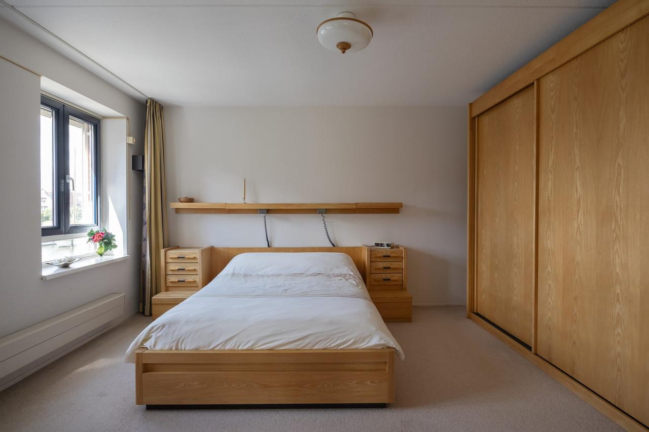 Furnished 4-room waterfront apartment - Image 20