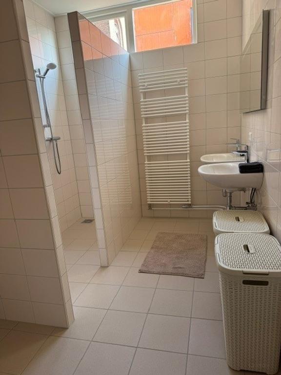 Gemeubileerd 4-slaapkamerappartement met dakterras - Afbeelding 12