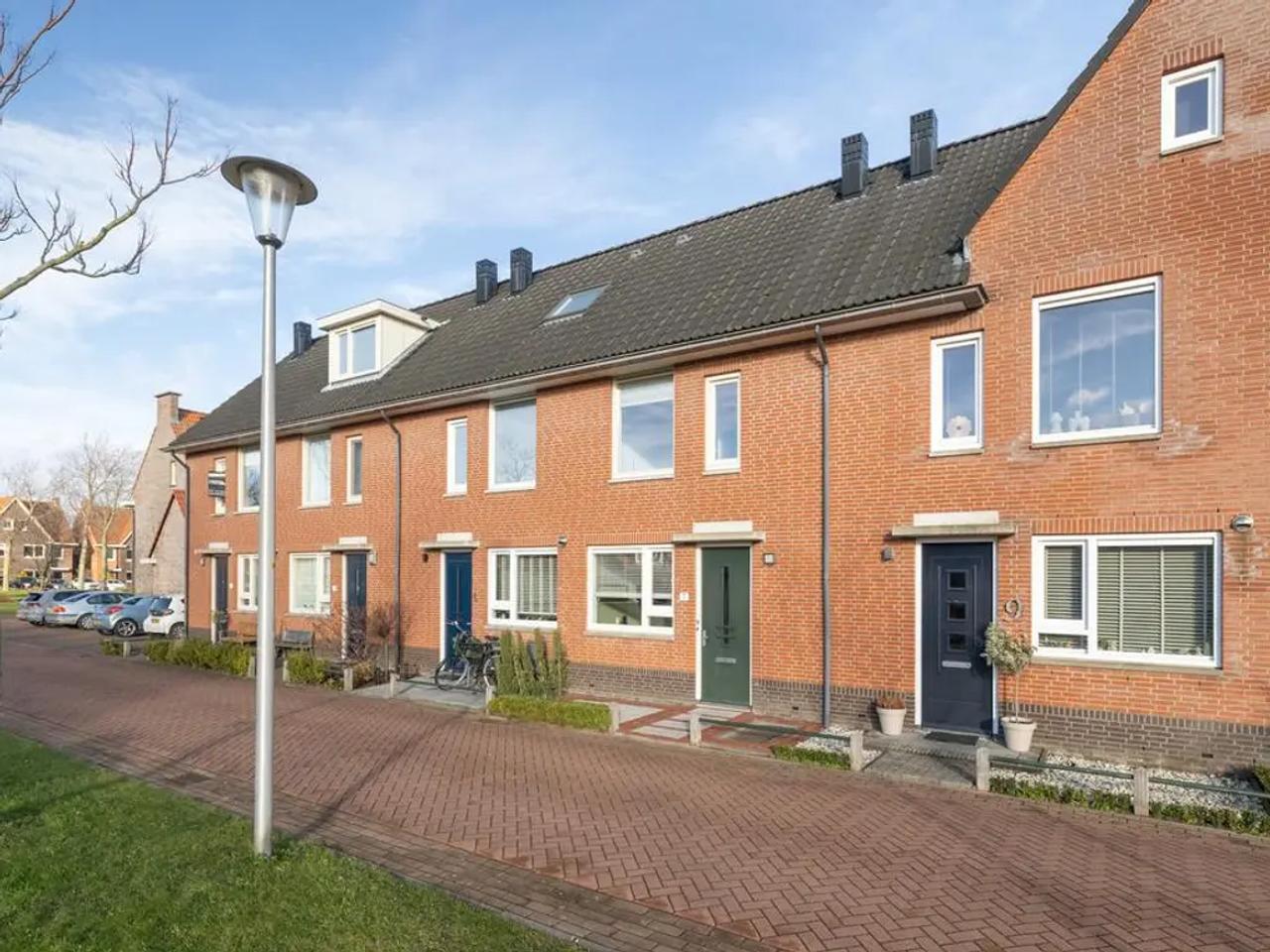 Gemeubileerd familiehuis met tuin en 3 kamers - Afbeelding 1