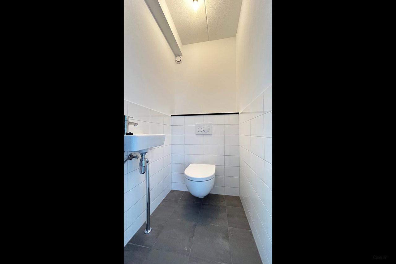 Zuidbalkon bij centrum en station - Afbeelding 11