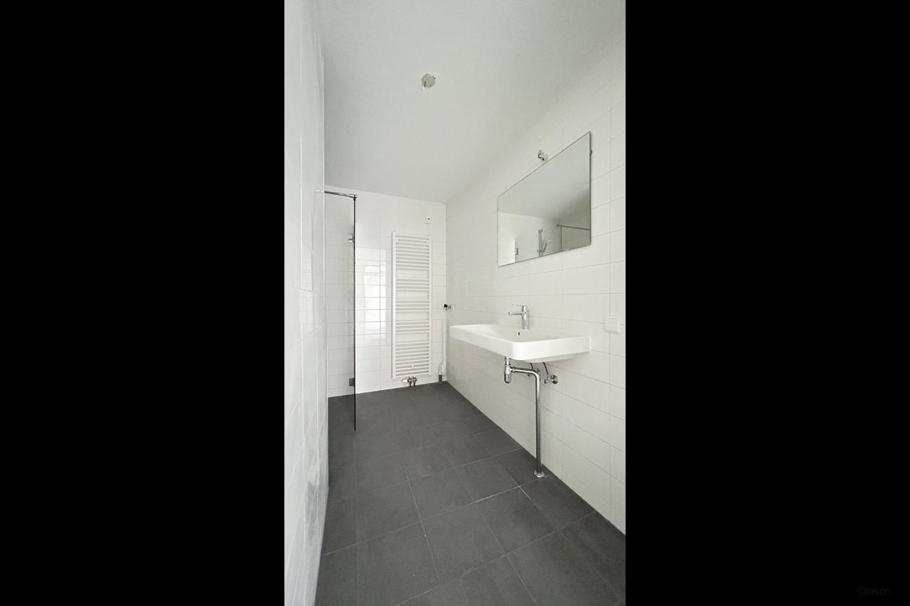 Zuidbalkon bij centrum en station - Afbeelding 24
