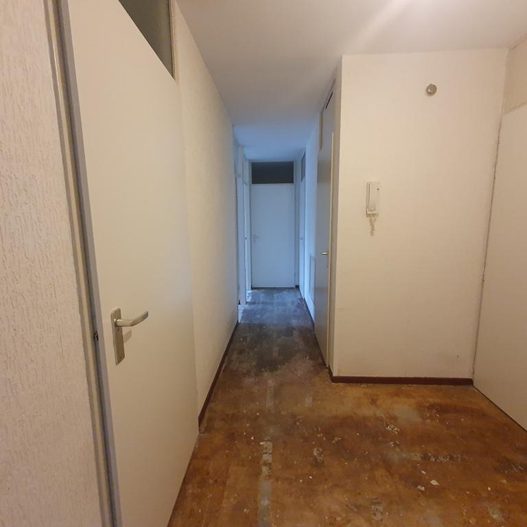 2-Bedroom Apartment with Balcony in Heerlen - Image 5