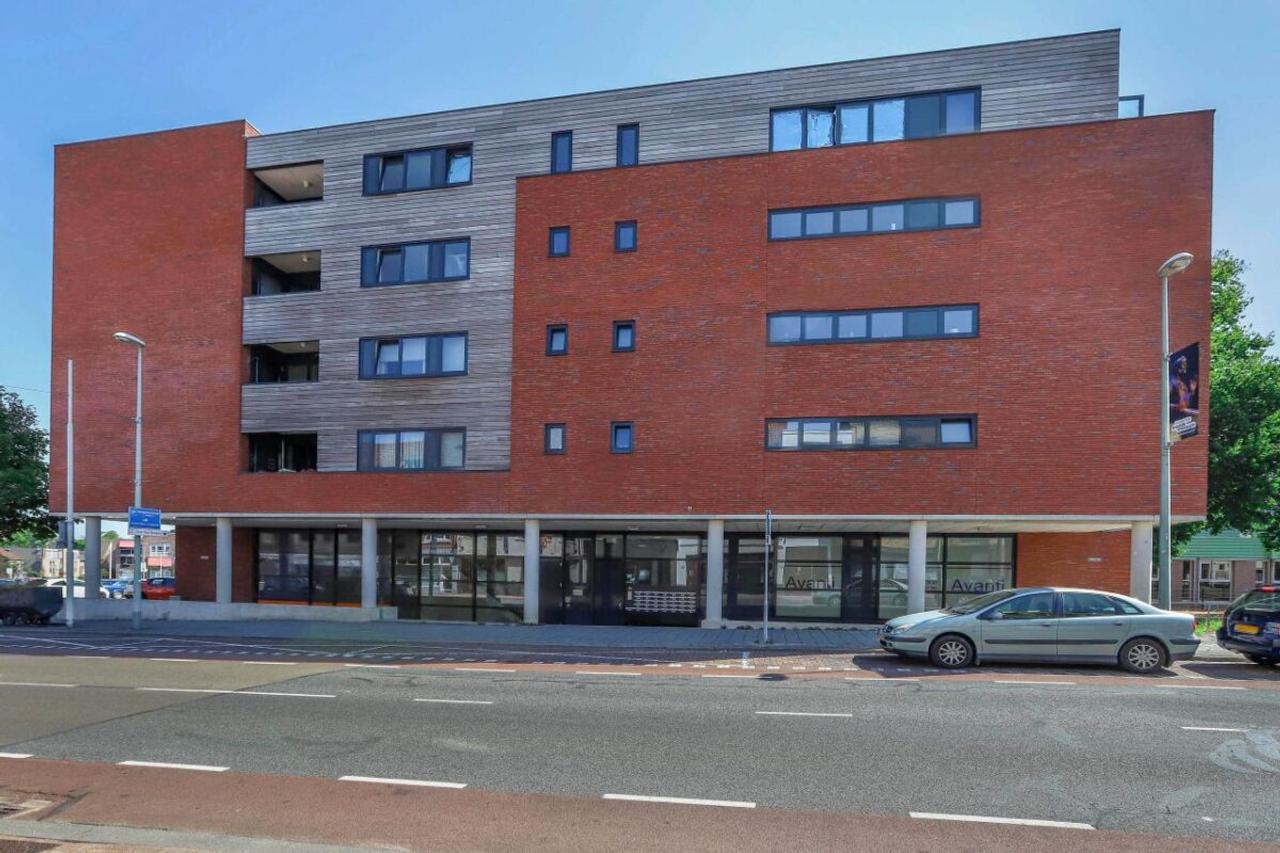 2-Bedroom Apartment with Balcony in Heerlen - Image 9